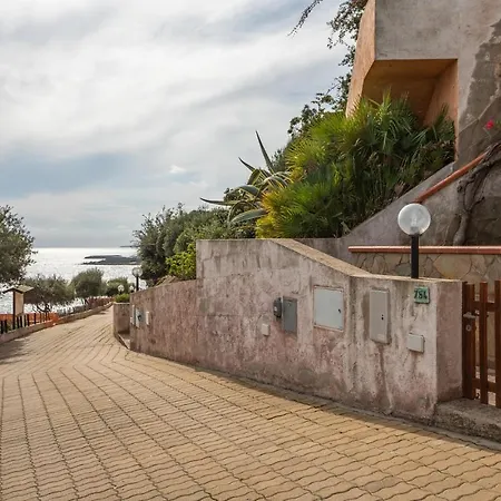Holiday home Quadri 8 *
